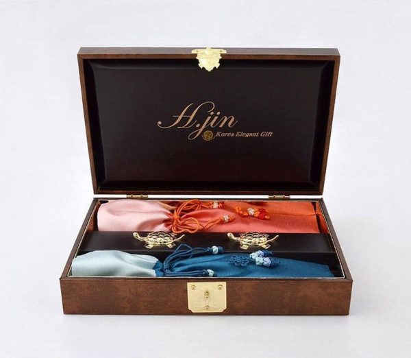 H.jin Jangsaeng Vacuum Gold Titanium Spoon Set (Sipjangsaeng Pattern) Recommended For Birthday Gifts Hot on Sale